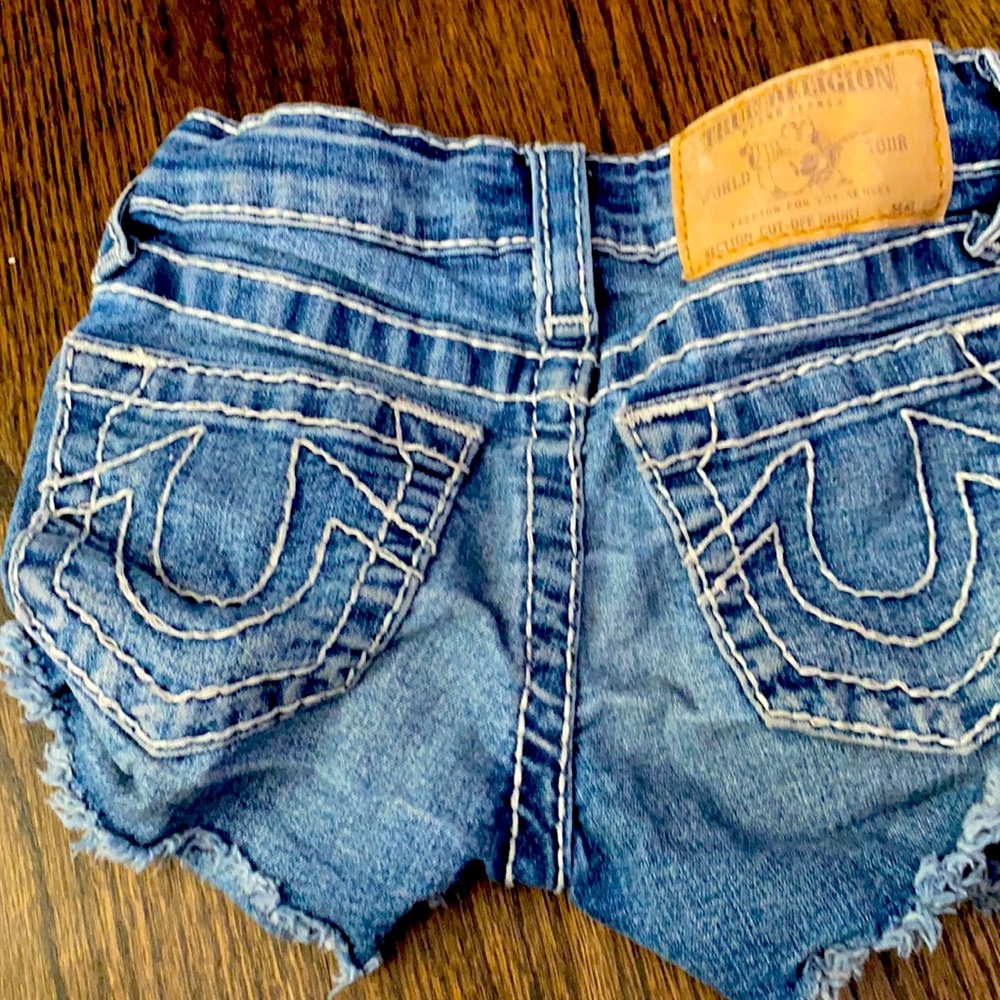 👧 Cut off jean shorts